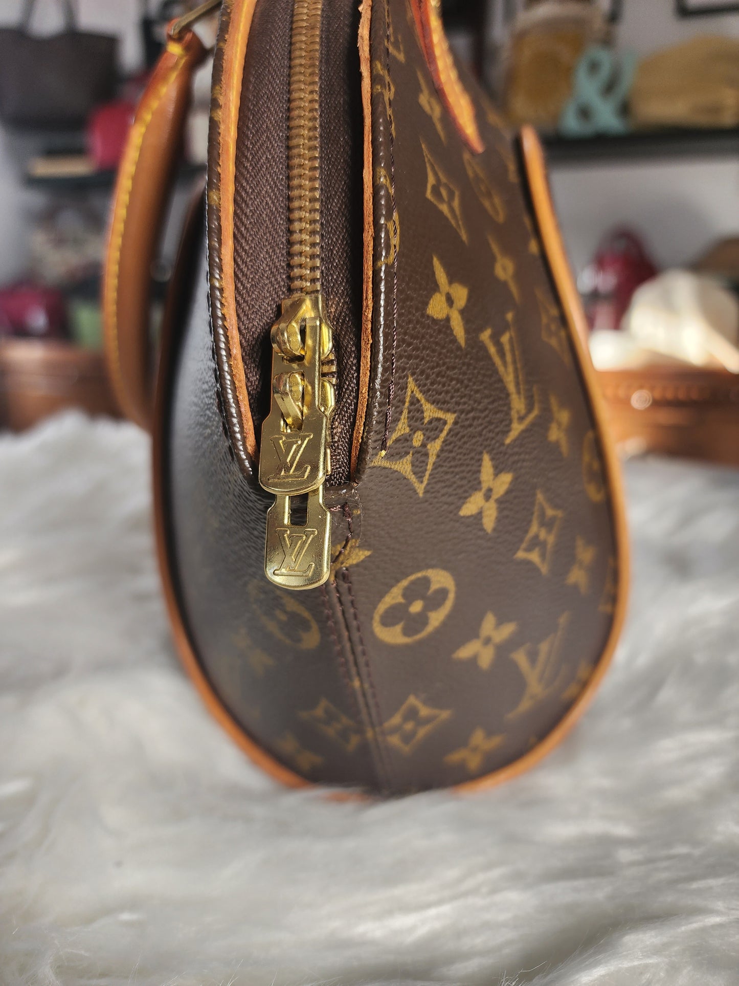 Louis Vuitton Ellipse PM with Lock and Keys