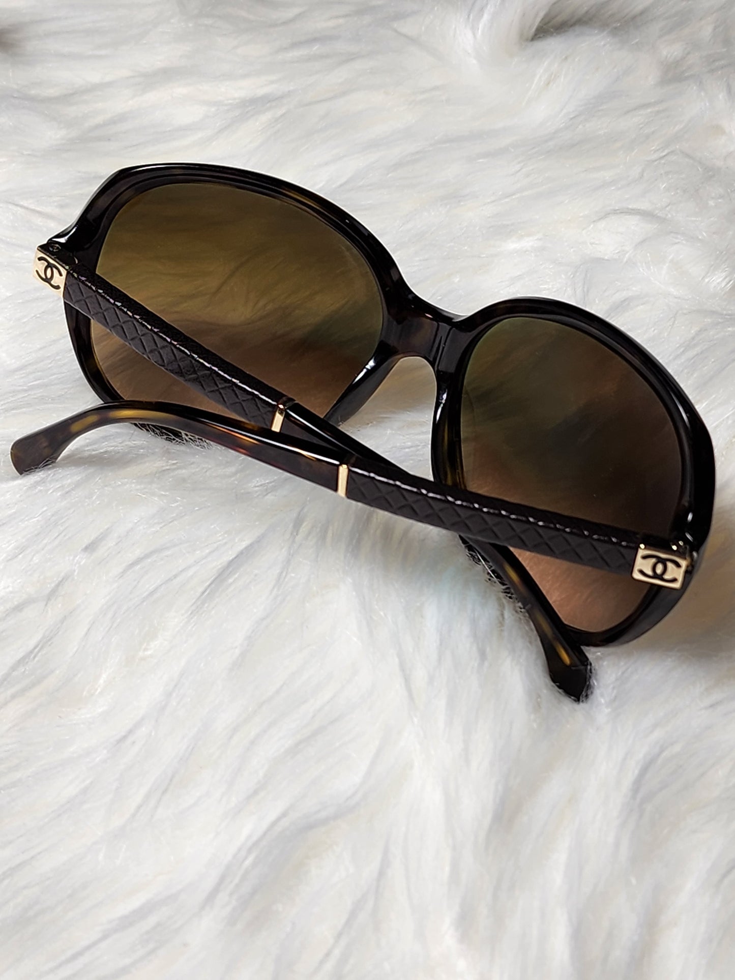 CHANEL Sunglasses