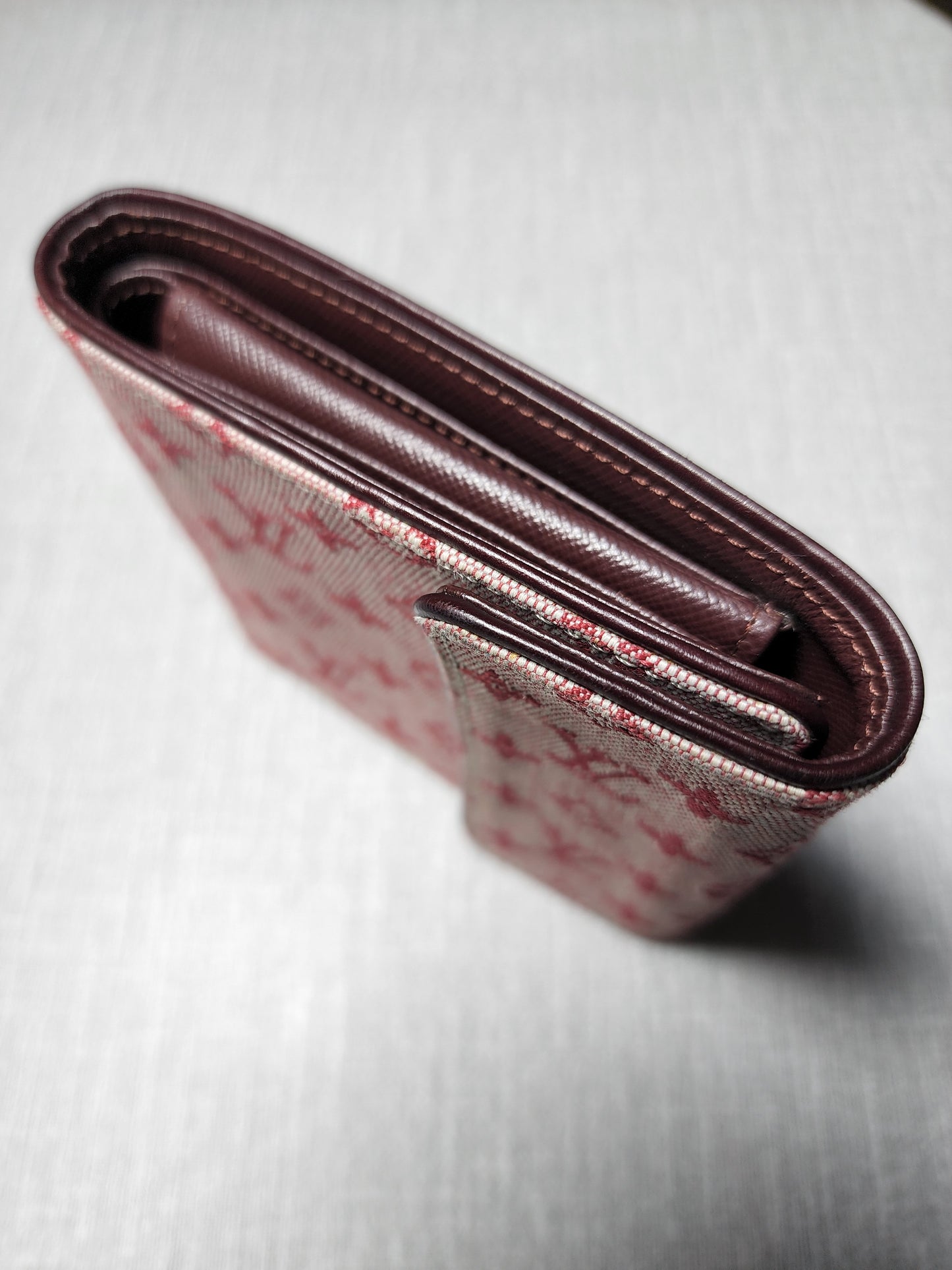 Louis Vuitton Bifold Wallet Mini Lin in Cherry (Vintage)