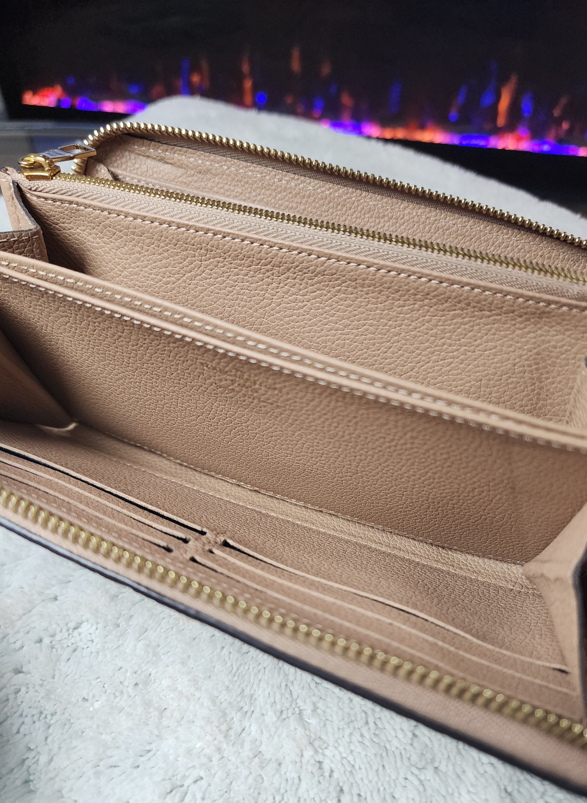 Louis Vuitton Beige Empreinte Monogram Leather Zippy Wallet